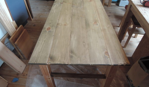 木工　手作りテーブル